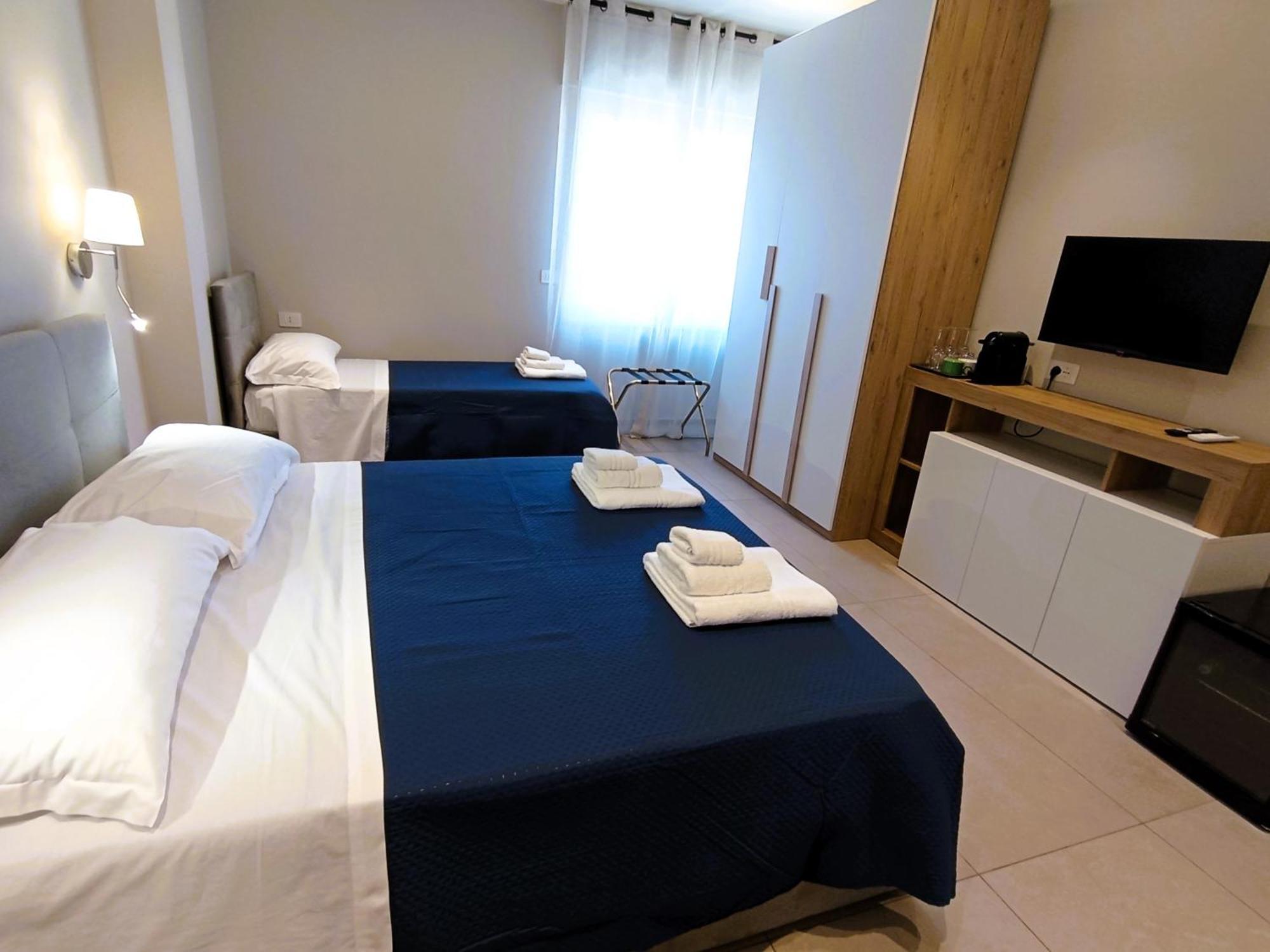 Mile Rooms Бари Экстерьер фото