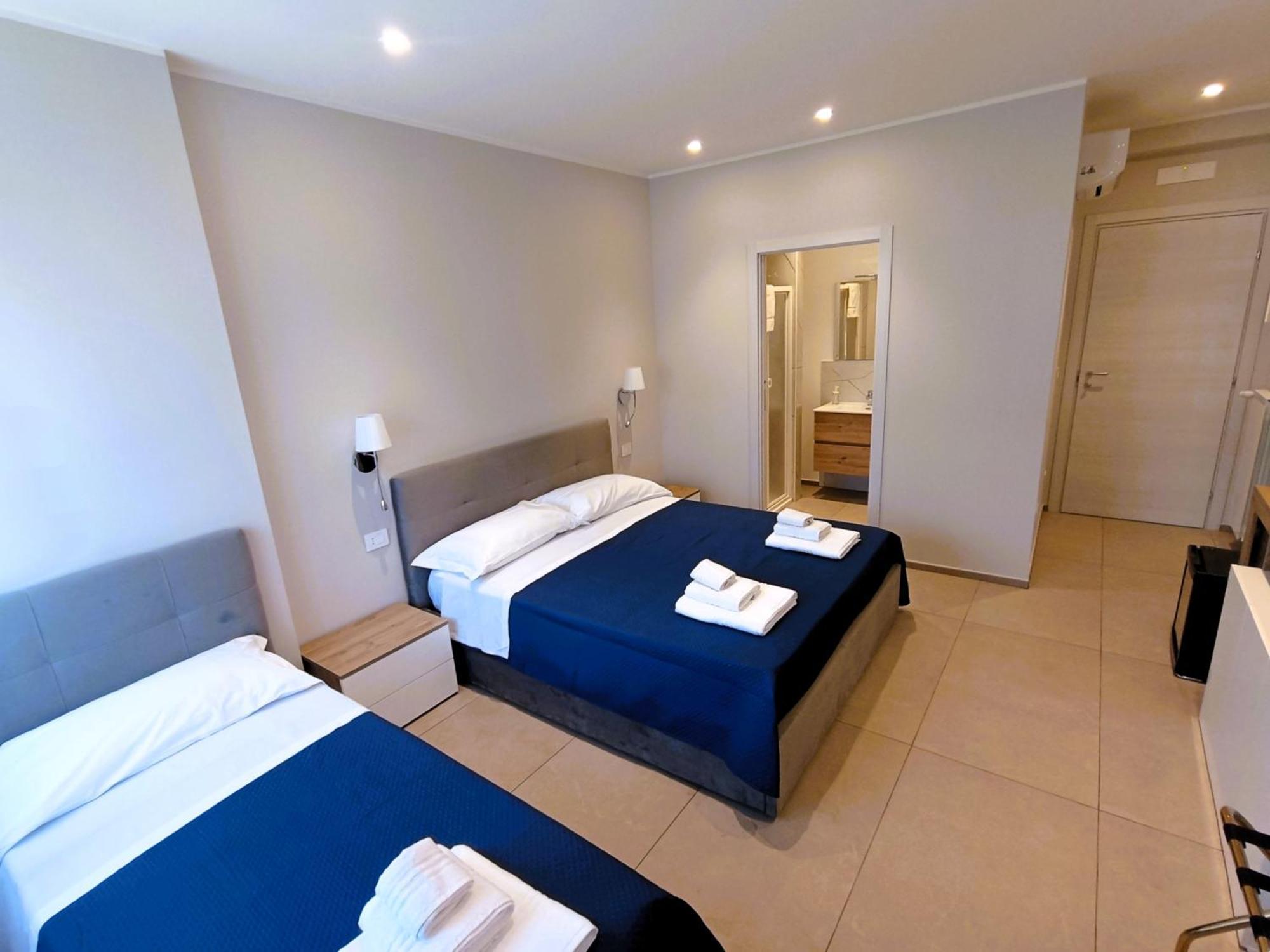 Mile Rooms Бари Экстерьер фото