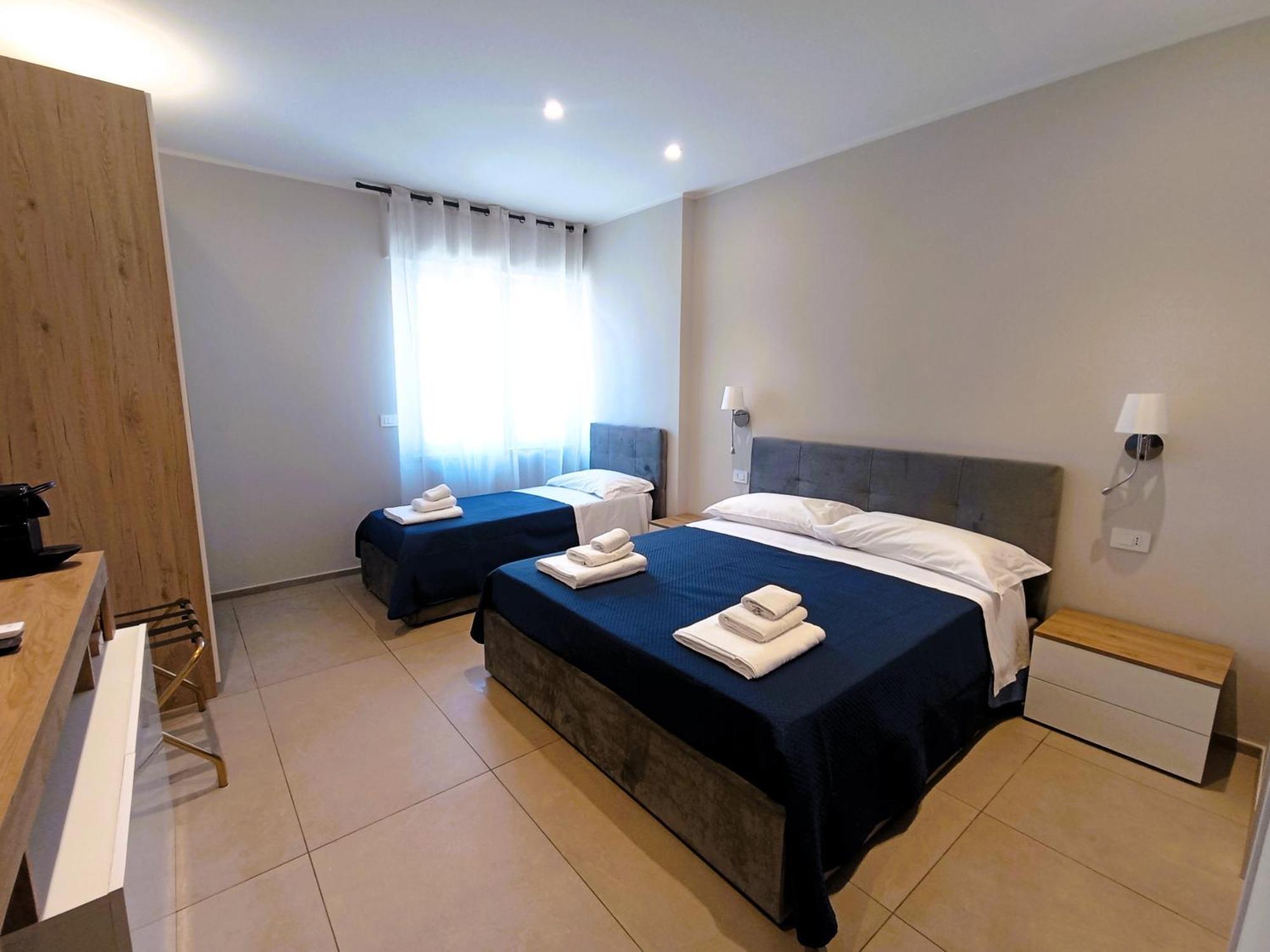 Mile Rooms Бари Экстерьер фото