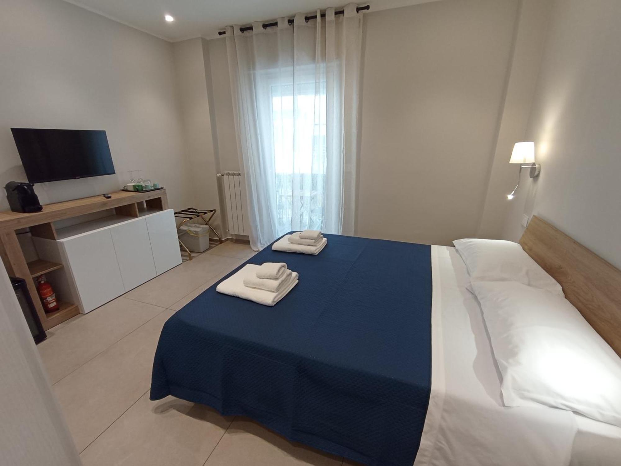 Mile Rooms Бари Экстерьер фото